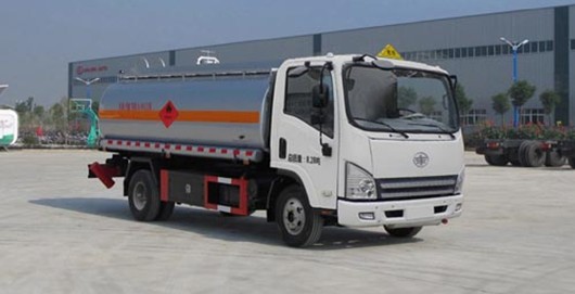 6噸油罐車(chē)圖片 6噸油罐車(chē)圖片