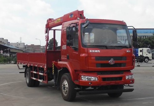 5噸徐工隨車(chē)吊圖片 5噸徐工隨車(chē)吊圖片